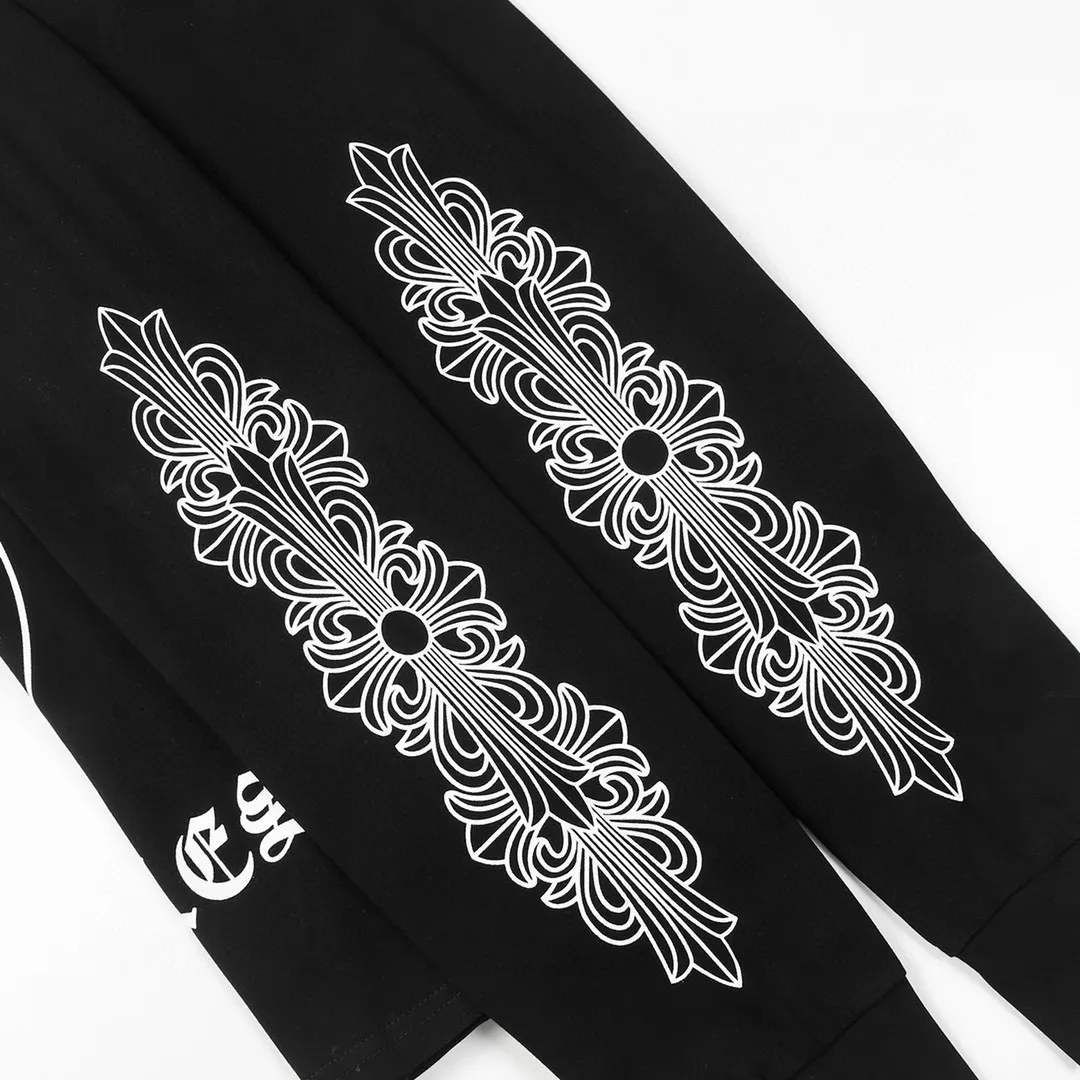 P180 #2105 -Chrome Hearts/Chrome Hearts 23ss scroll horseshoe Sanskrit printed popular long-sleeved T-shirt -High weight, high density and high quality. The wool is soft, delicate and skin-friendly. It feels soft and silky. It has excellent warmth and skin-friendly properties.
